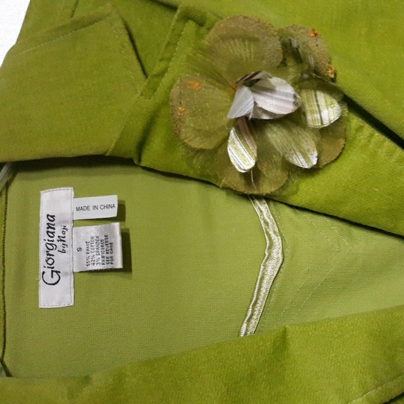 Vintage Giorgiiana Size S with removable flower pin (SKU 44) - Picture 2 of 2